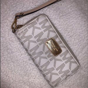 Michaels Kors Wallet/Wristlet